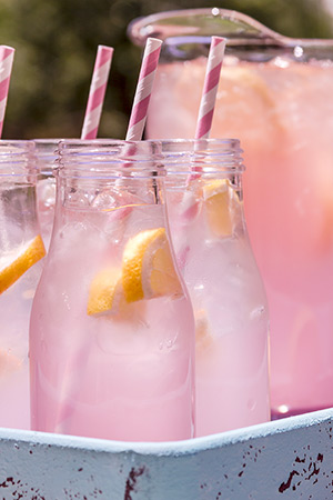 Rosé lemonade